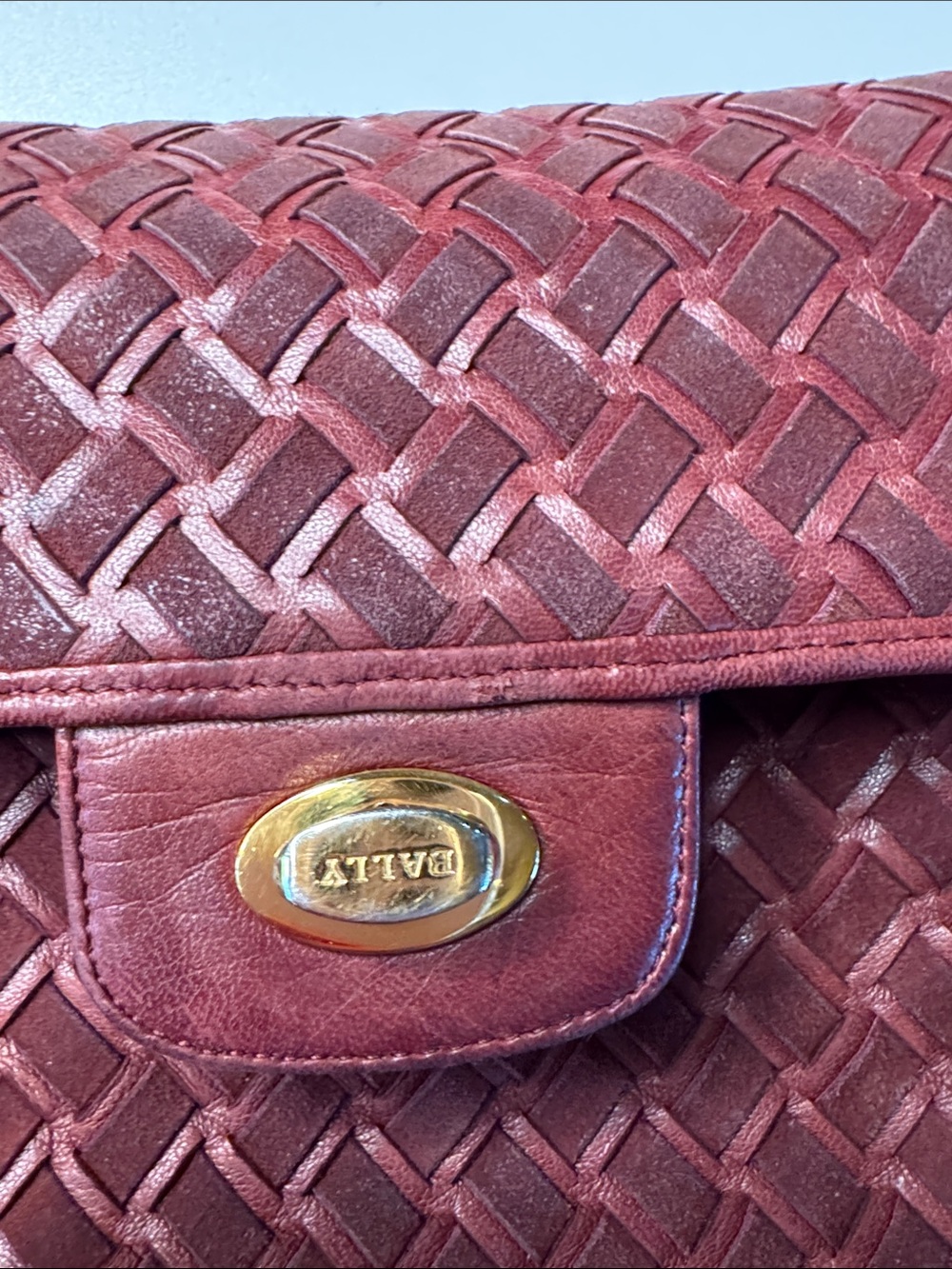 Luxury Bally Woven Leather Bag Made in Italy Gold Chain & Leather Crossbody - Picture 7 of 13